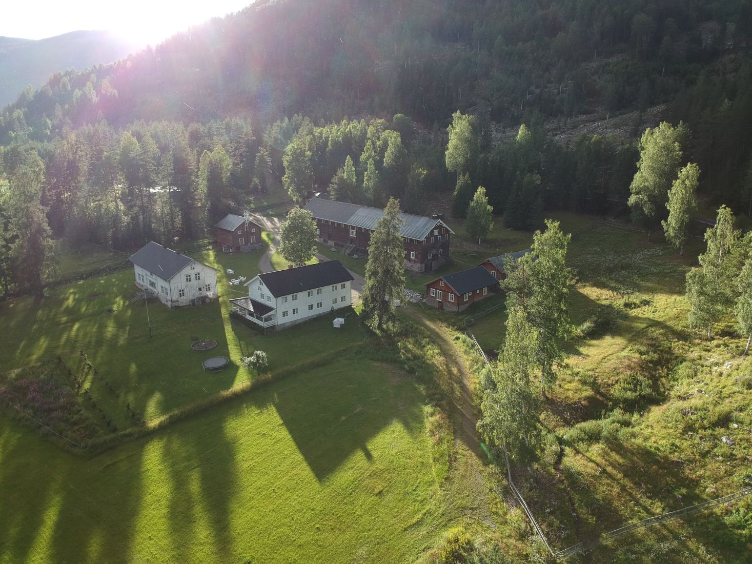 Dronefoto av gården